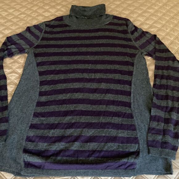 Kokun Women’s Bamboo/Cashmere Turtleneck Sweater in Gray & Purple. Size Small. - Picture 1 of 7
